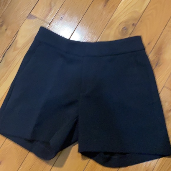 Banana Republic black shorts. Perfect condition. Never worn. - Picture 4 of 5